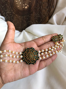 Kemp flower pendant pearl choker with studs
