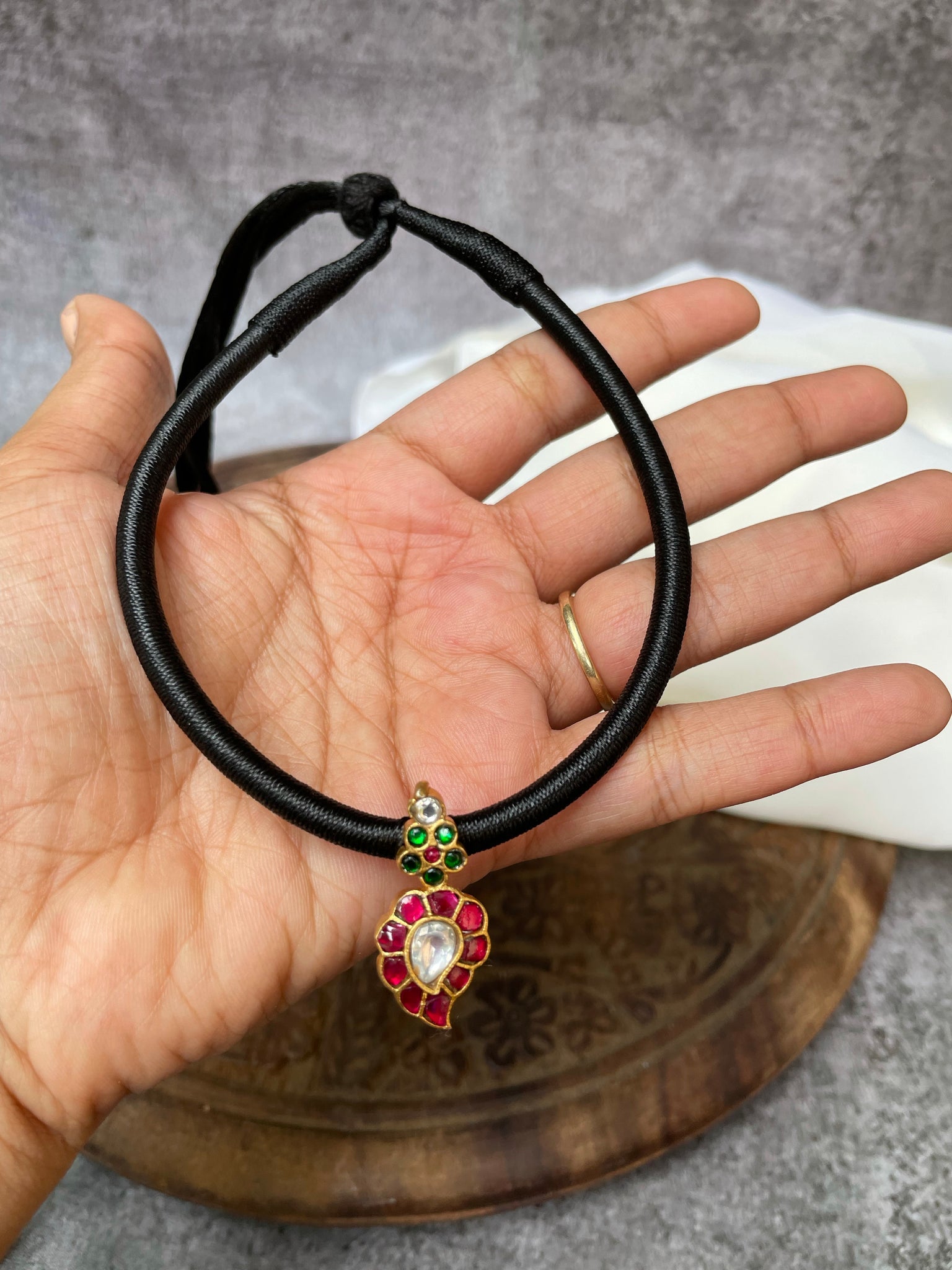 Kundan manga pendant in rope necklace
