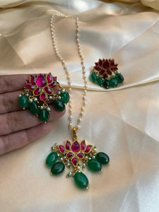 Kundan lotus pendant with earrings