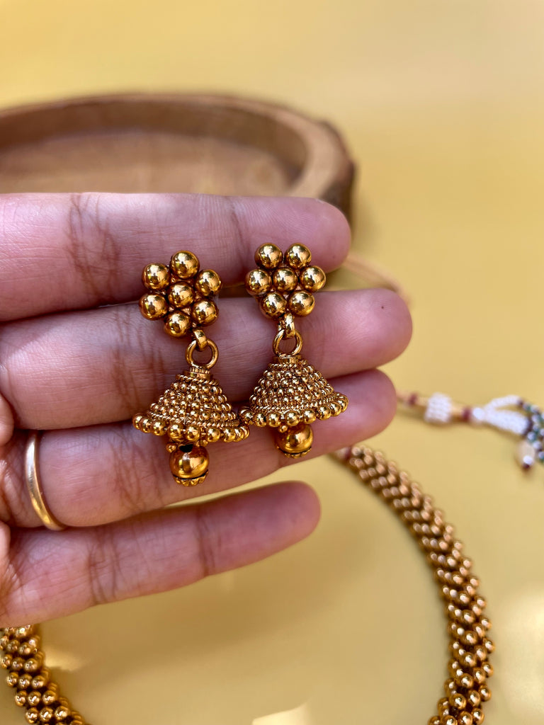 Buy Hayagi Maharashtrian Thushi Copper Stud Earring Online | Hayagi