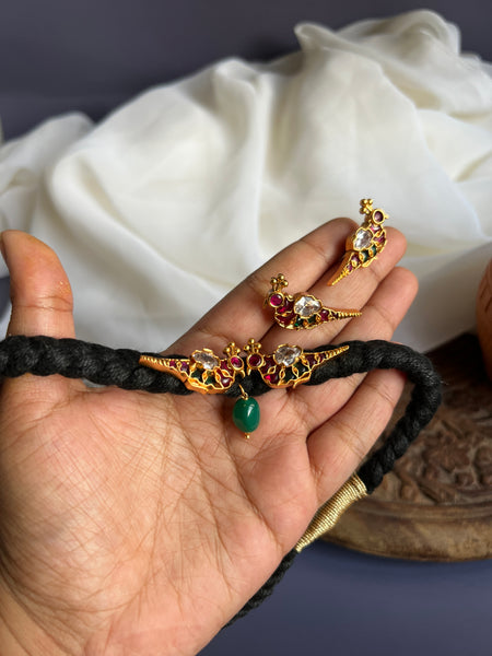 Kemp parrot choker with studs