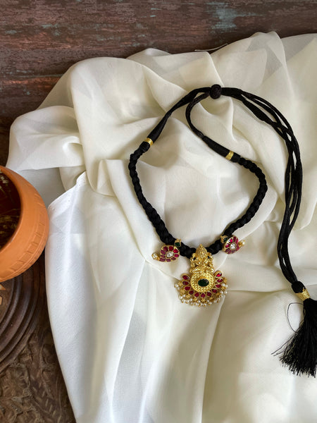 Kemp temple style choker