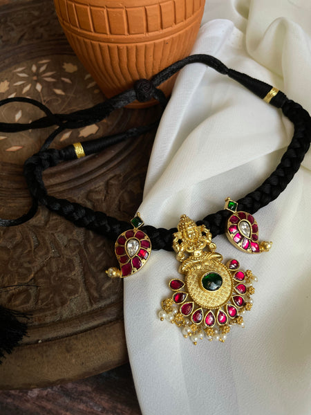 Kemp temple style choker
