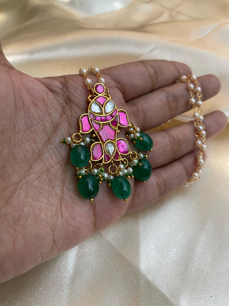 Kundan fish pendant with beads