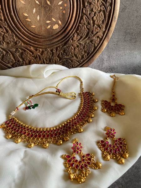 Kemp necklace with Chaandbalis and tika