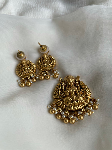 Reversible Kemp pendant with earrings with Lakshmi Nagas work