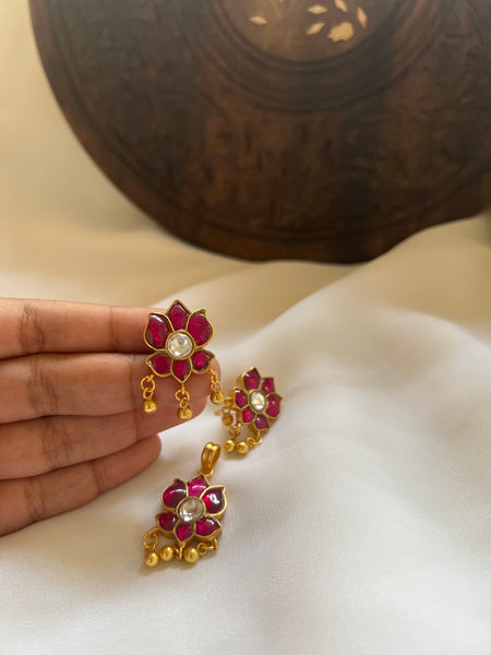 Kundan flower silver pendant with earrings set
