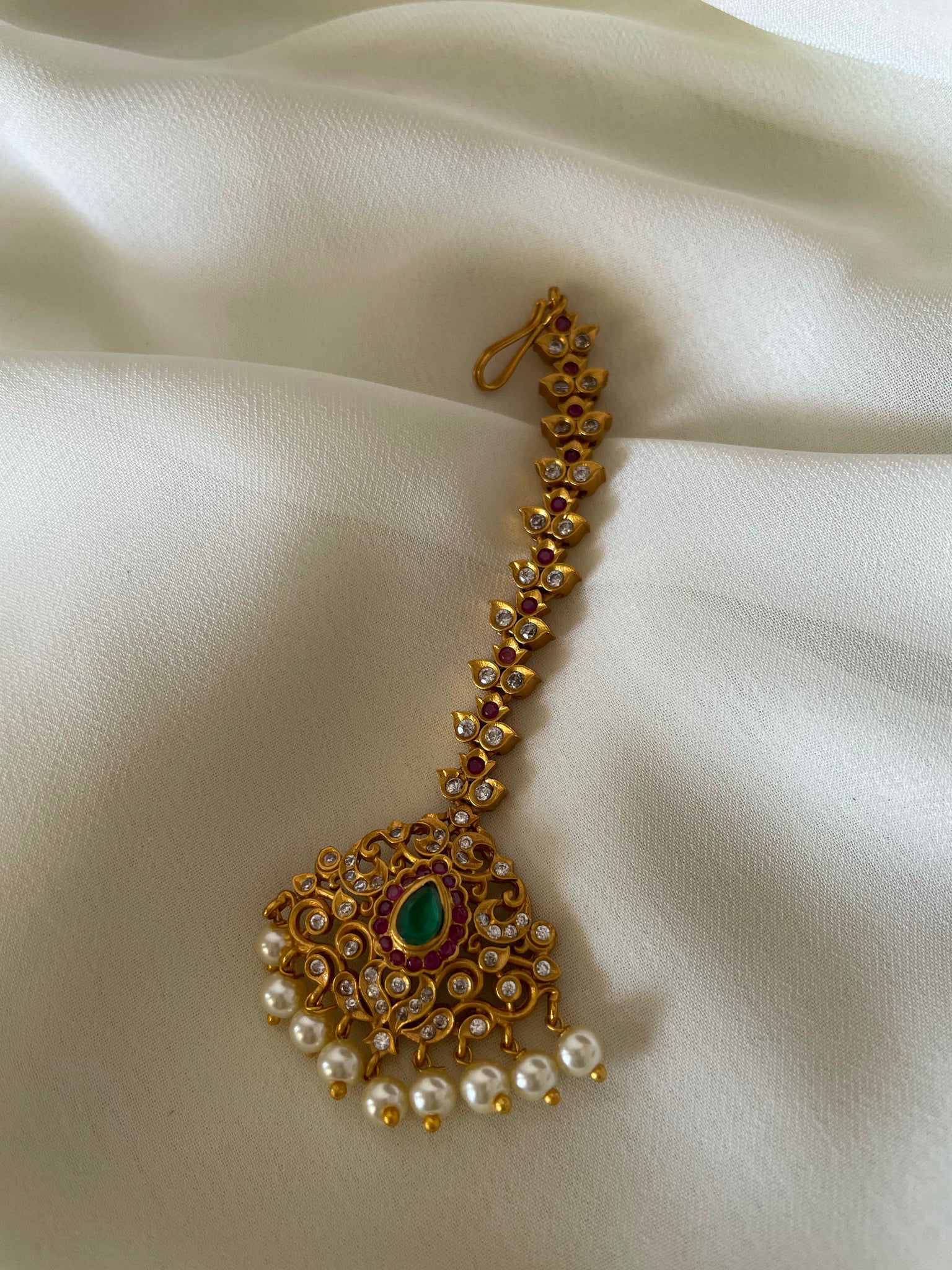 Cutwork Pearl chutti