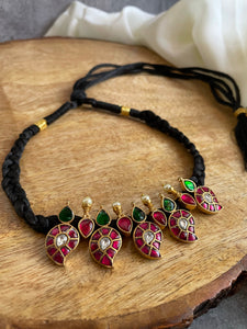 Kundan manga thread choker