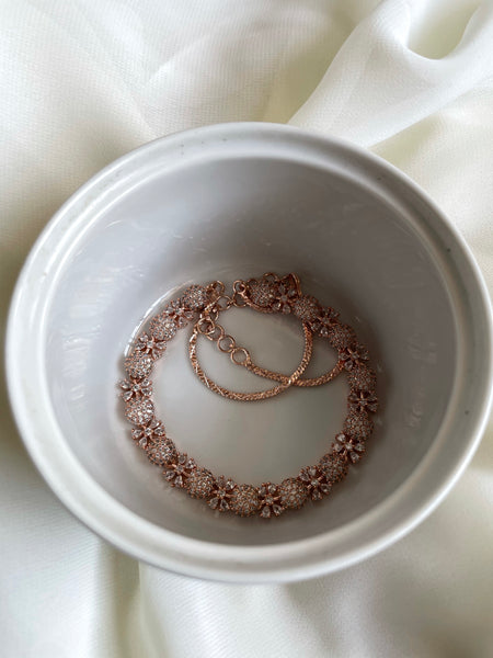 Delicate rose gold necklace with earrings