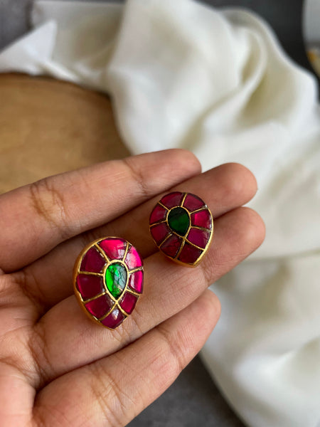 Kundan tear drop studs