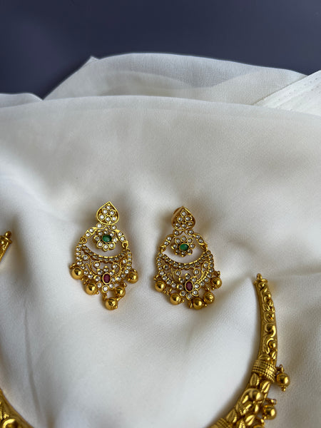 Cutwork antique stiff necklace with earrings
