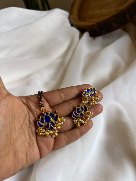 Kundan lotus mangalsutra with studs