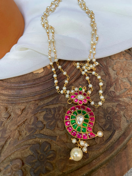 Kemp manga pendant with studs