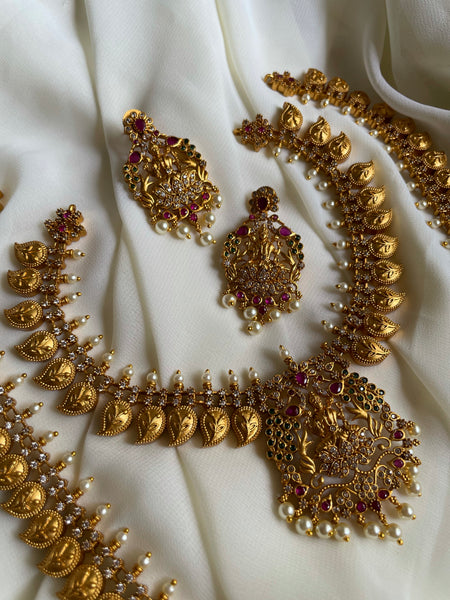 Lakshmi paisley necklace set