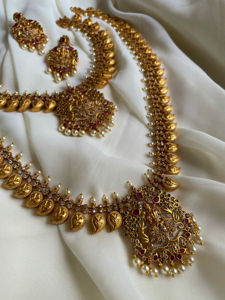 Lakshmi paisley necklace set
