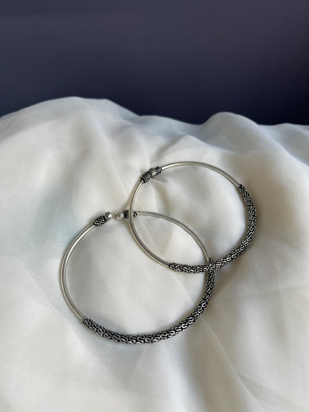Oxidised leg kada