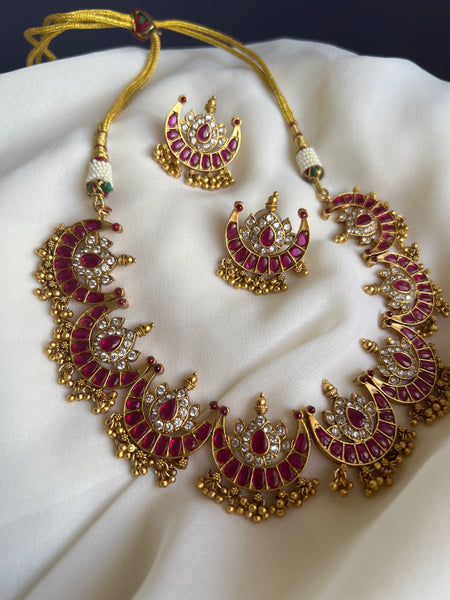 Kemp emerald chaand necklace with studs