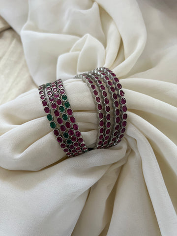 Oval kemp set of 4 vintage Bangles