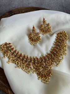 Guttapusalu floral necklace with earrings